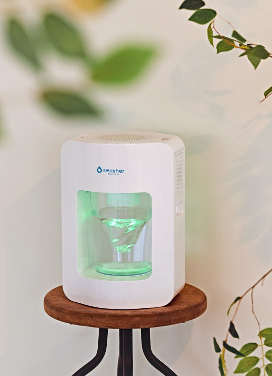 국립중앙과학관은 12일부터 다음달 1일까지 과학기술관에서 '과학신기전' 특별전을 연다. 사진은 CES 2022에서 혁신상을 받은 공공의 '스워셔'. <국립중앙과학관 제공>